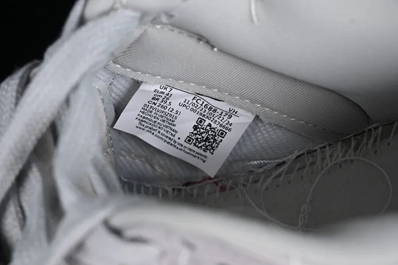 All Categories Nk SB Dunk Series Nk SB Dunk Low Low-top sneakers F version Nk Dunk Low North CDG joint-green Three-party joint SB low-top casual sneakers FC1688-179